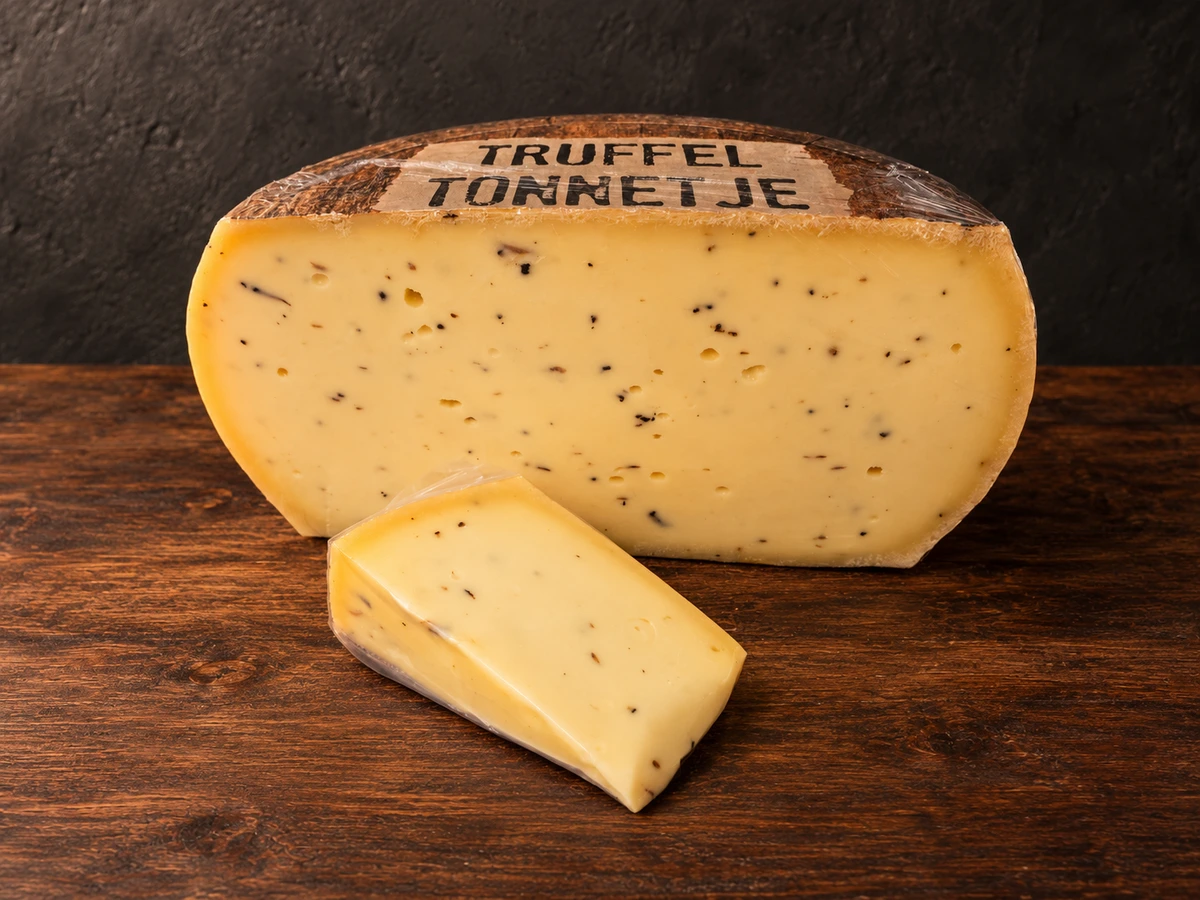 Truffano truffelkaas op houten plank